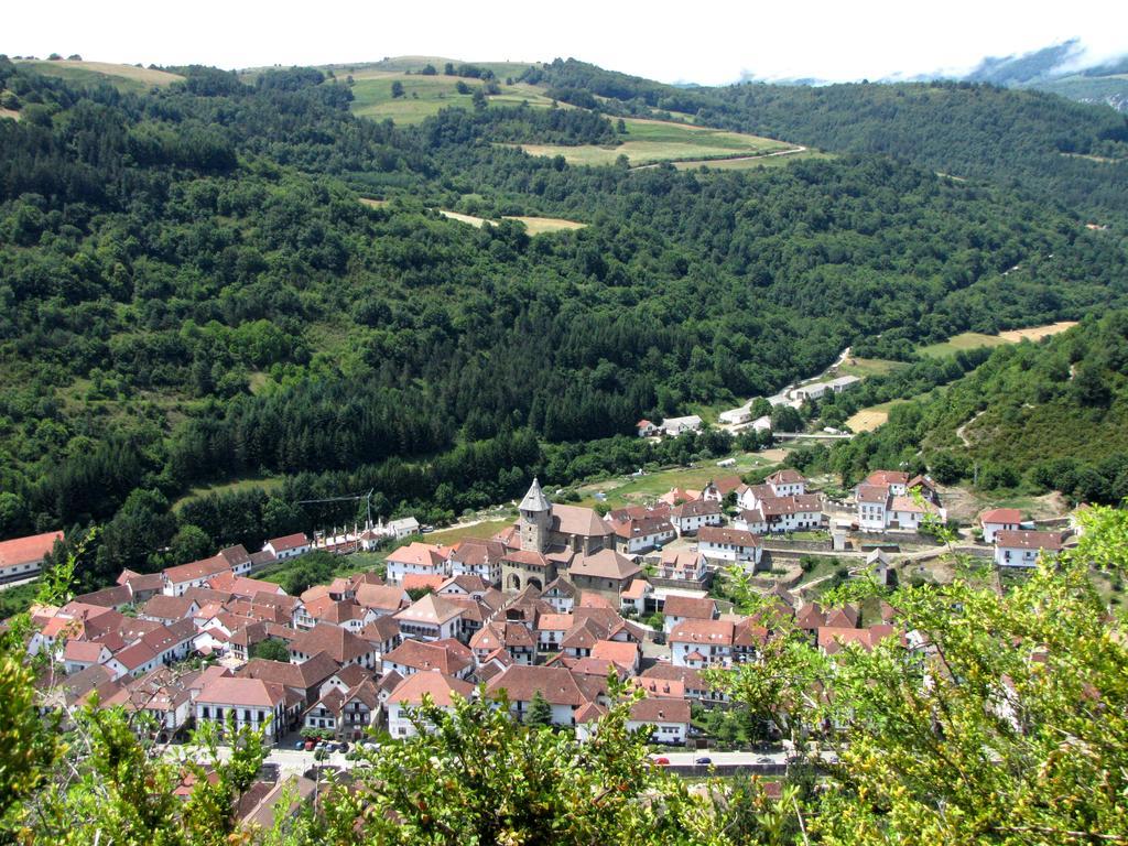 בית הארחה Ochagavía 	Casa Rural Burret מראה חיצוני תמונה